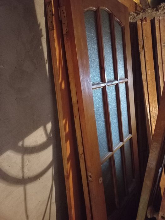 Двери деревяны целое