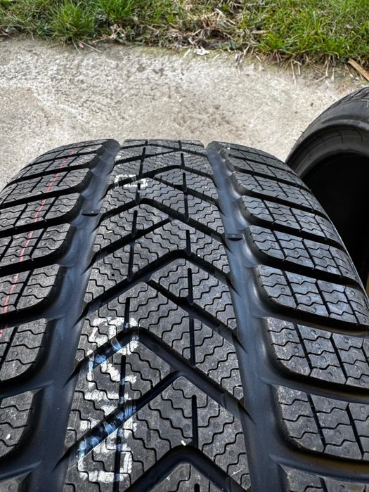Anvelope Pirelli SottoZero 3 iarna, 2 buc.