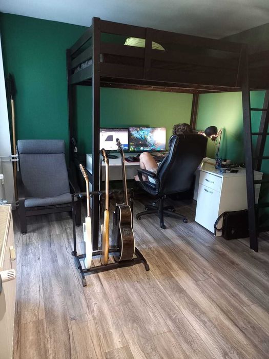 Vand pat suprainaltat negru