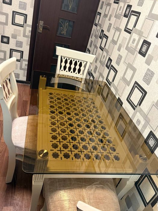 Срочно продаётся кухонный стол стул