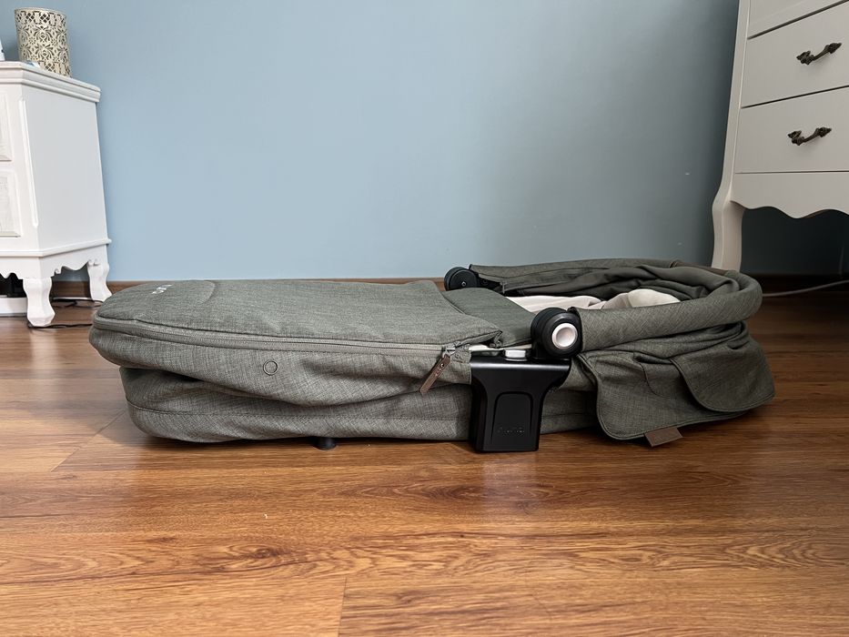 Nuna Lytl pine кош за новородено