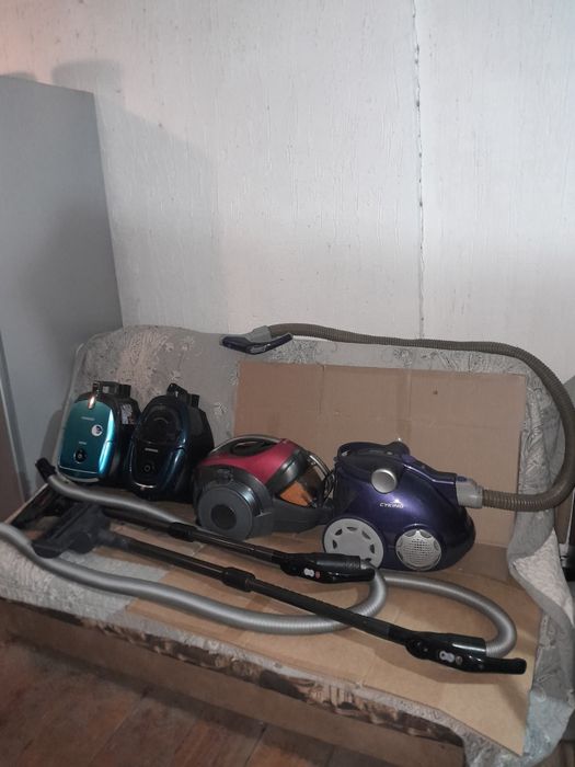 Пылесос рабочий и нерабочий,цены разные..