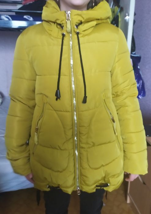 Продам куртку подростковую рост 160 см