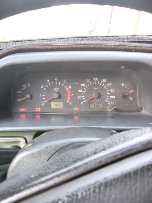 Продам ваз 2115 год 2003 газ бензин.
