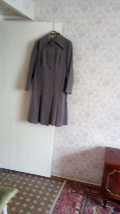 Пальто утеплённые несколько штук