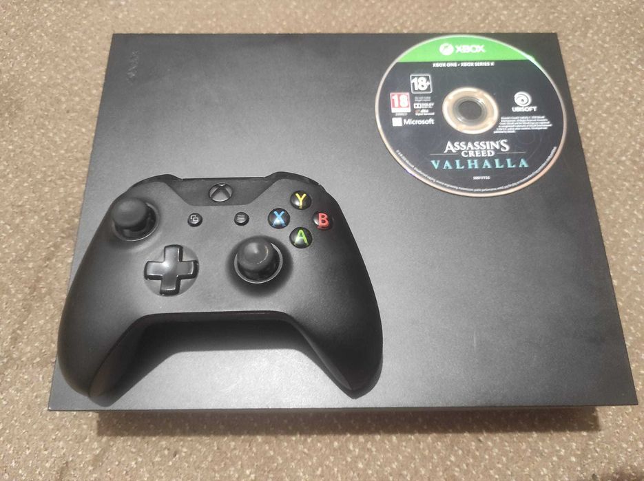 Xbox One X 850GB + Controller + Joc