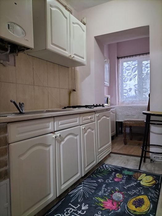 Vând garsonieră pe Victoriei