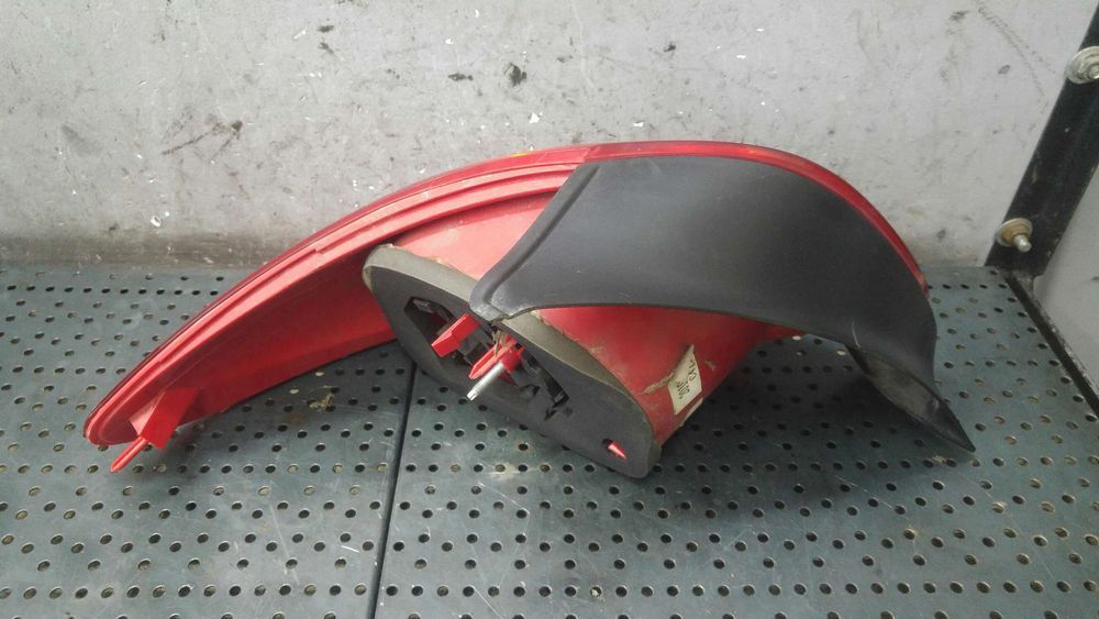 Stop tripla lampa dreapta peugeot 206 plus 9685618180