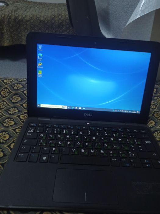 Ноутбук DELL в нормальном состояние