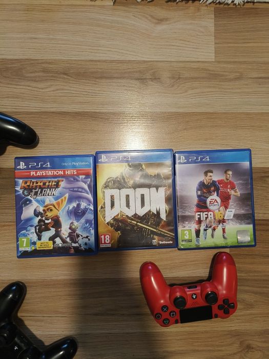 Vând PS4 Slim 1Tb in stare f buna