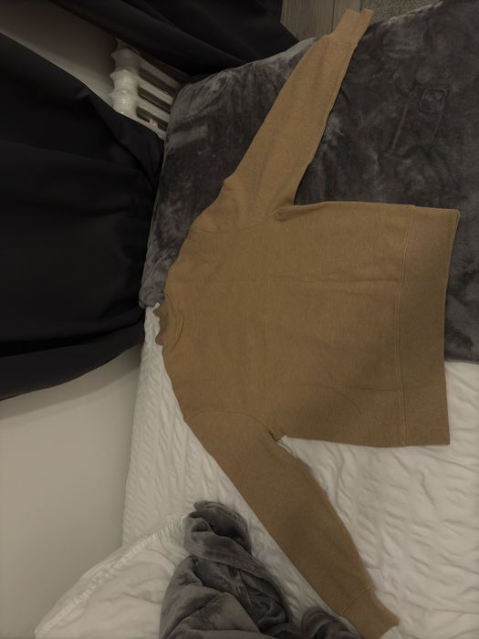 ЧИСТО НОВ суичър на Calvin Klein