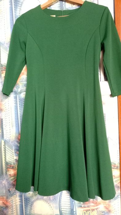 Продам шикарные вечерние платья .