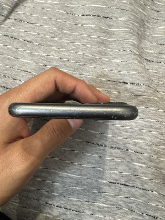 iPhone 11 черного цвета