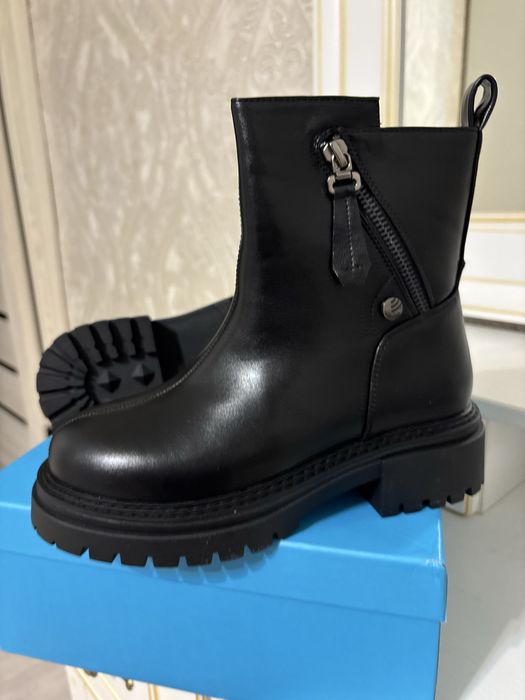 Продам зимние сапоги новые 34р