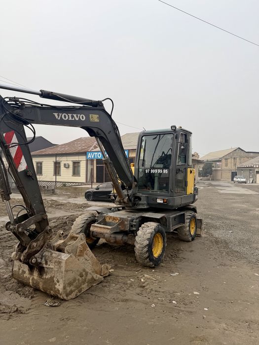Volvo mini ekskavator sotladi