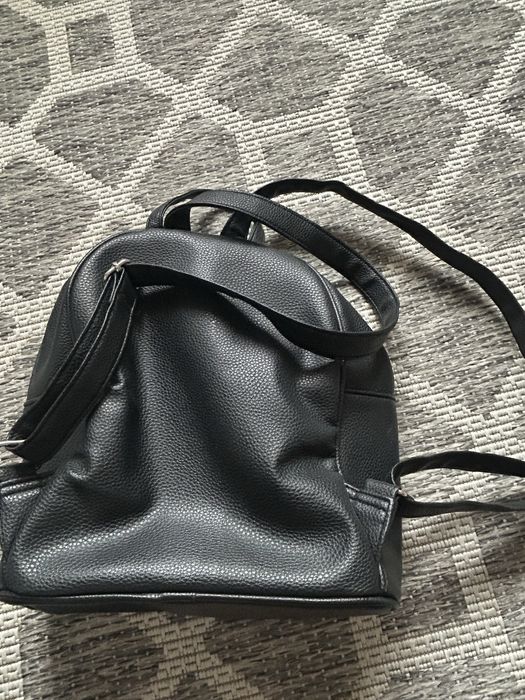 Черна раница/чанта