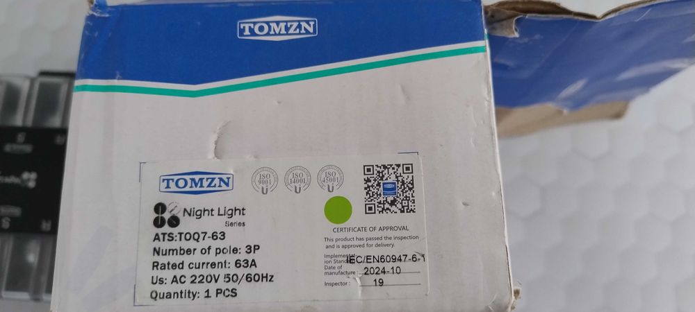 ATS Tomzin  Automatic Transfer Switch manager de retea panouri solare