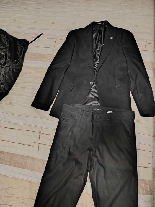 Мъжки костюм подходящ