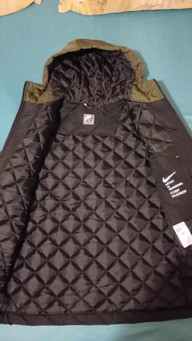 Яке Nike размер S