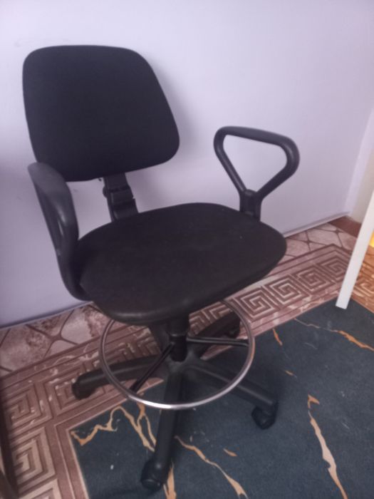 Кресло в хорошем состаянием