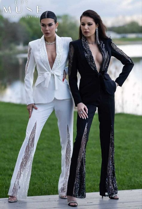 Costum alb damă de firmă