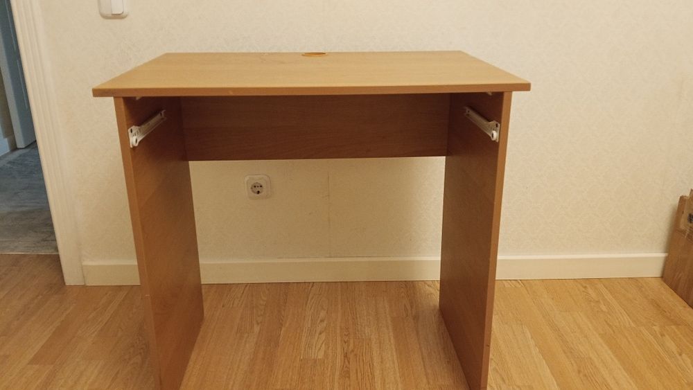 Стол компьютерный