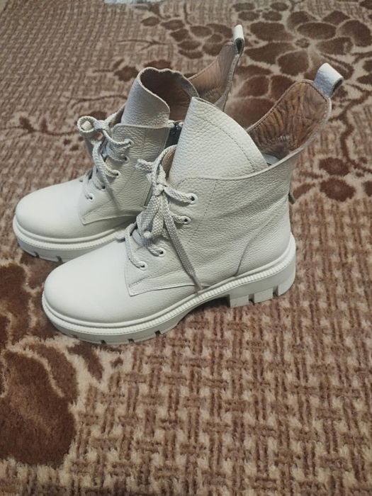 Боти естествена кожа