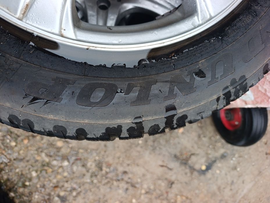Продавам зимни гуми DUNLOP 195/65/15