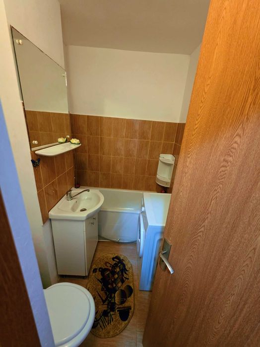 Închiriez garsoniera, zona Astra