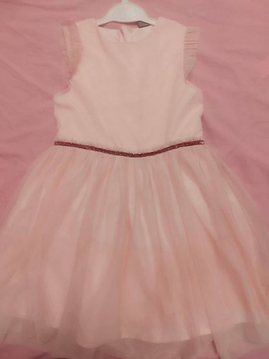 Страхотна много сладка рокля!