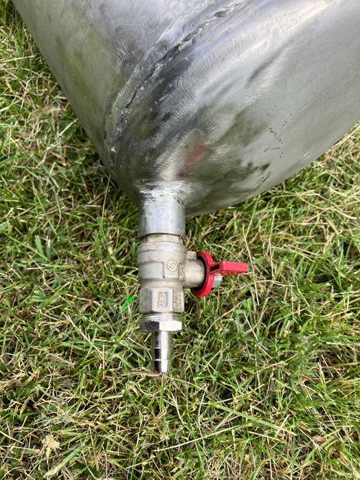 Соларен душ под налягане за off road къмпинг