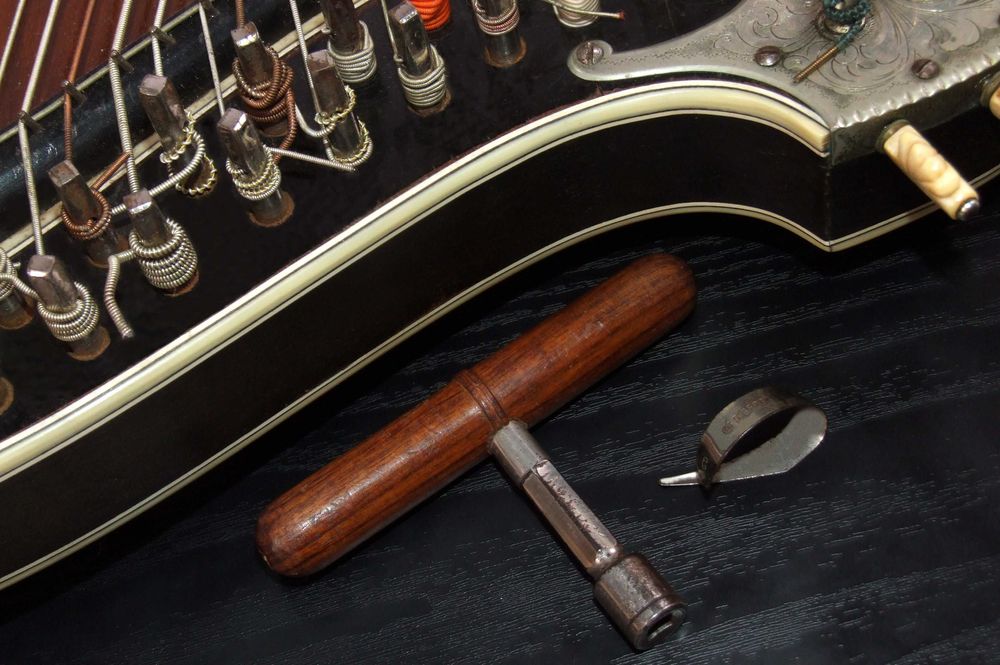 TITERA "Anton Brauer Schonbach" 1931 + Manual + 25 corzi de rezerva