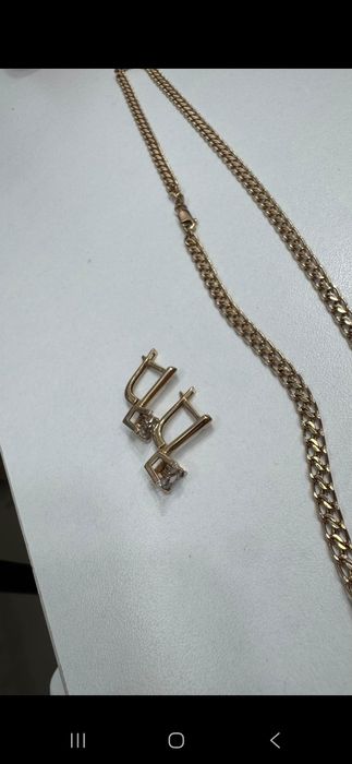 Продам серёжки с фианитом, 585 пробы.