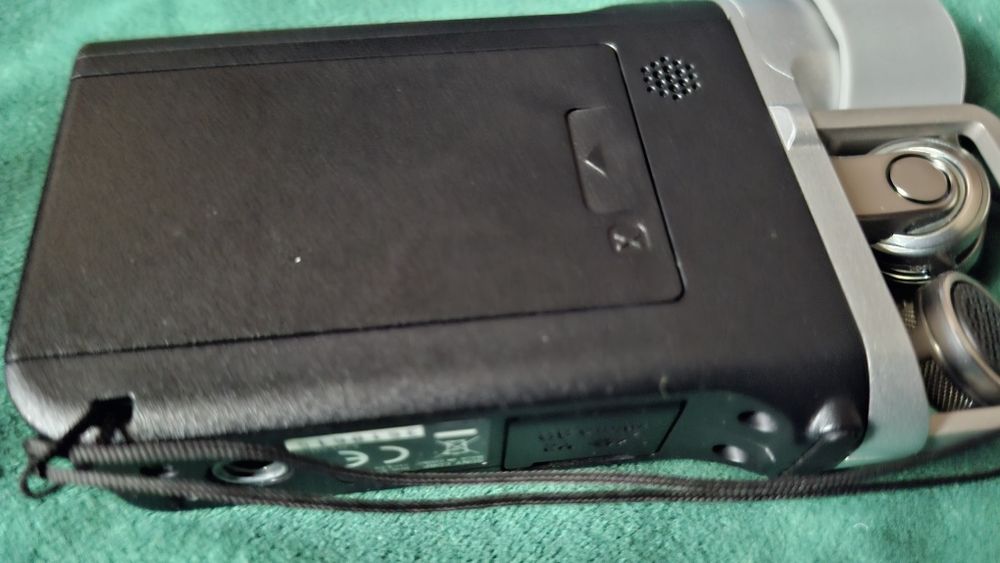 Sonny HDR-MV1 Camera pentru Audiofili si Vloggeri