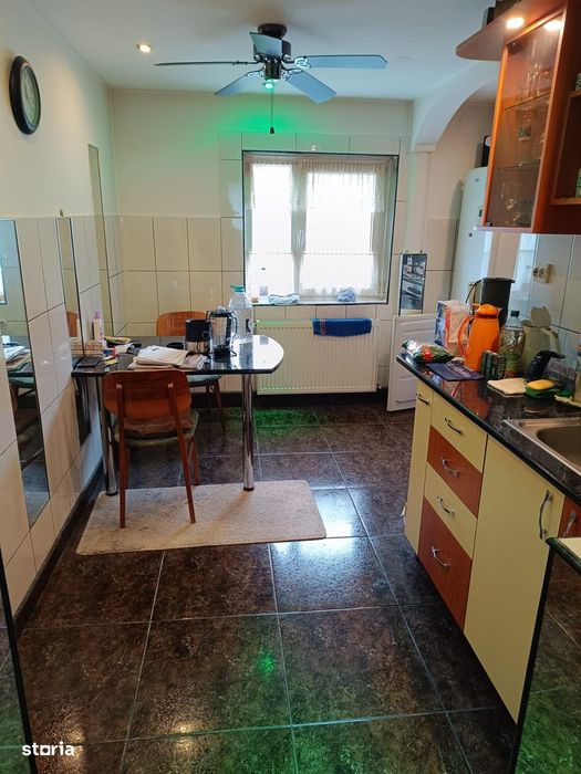 Apartamemnt 3 camere C.R.Vivu