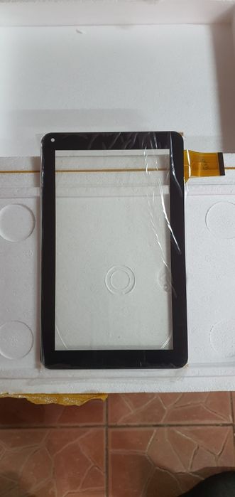 Vând touch-screen pentru tabletă de 9 inch !