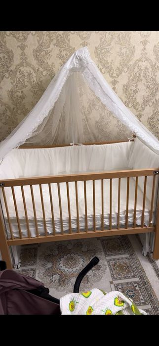 Продам детскую кроватку почти новая.