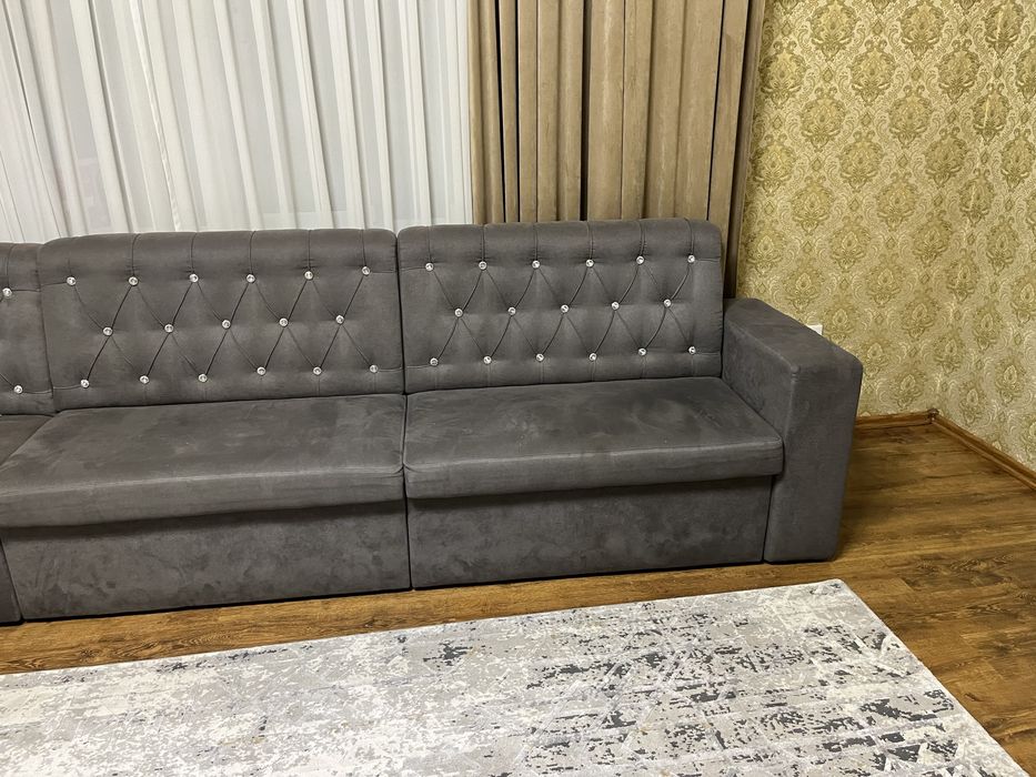 Продам гостинный диван