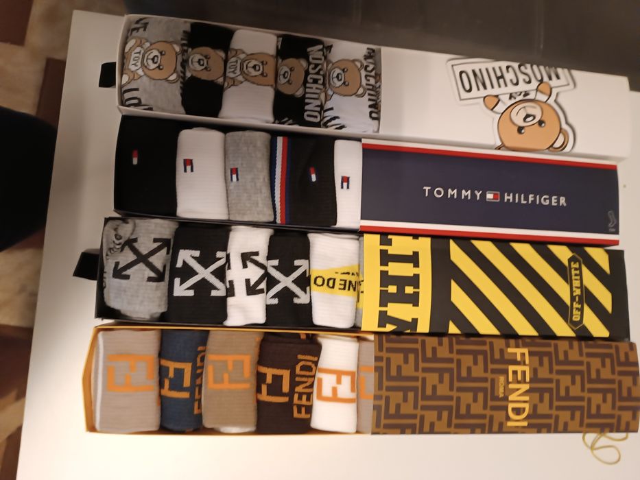 Șosete lungi diferite firme