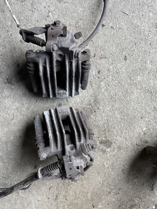 Etrier stanga / dreapta spate Skoda Rapid Golf 6 Lucas toledo jetta