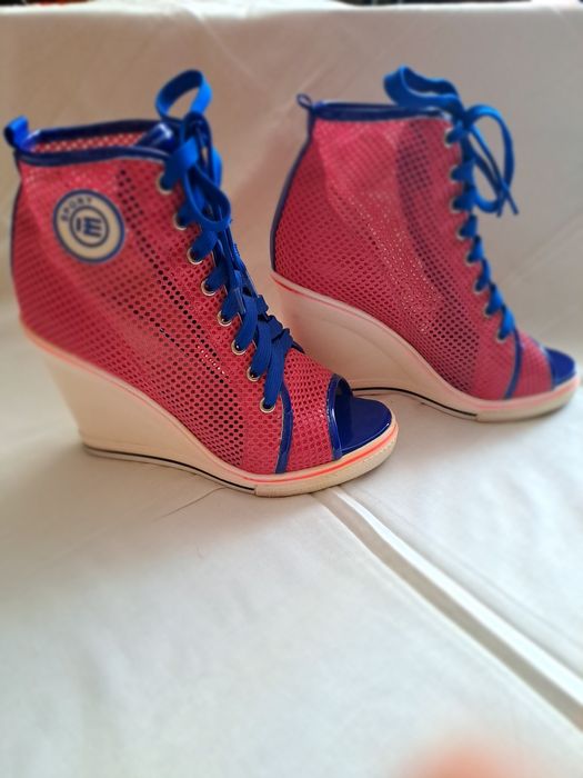 Продам босоножки-кеды 38 размера