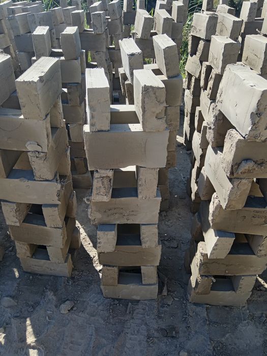 G'isht sotiladi 320so'm yuklashi bln