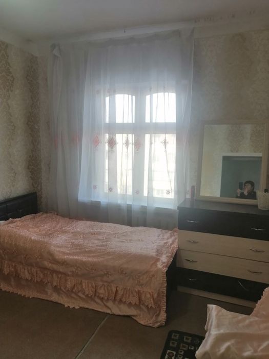 Продается 3 комнатная квартира на Юнусабад 10.