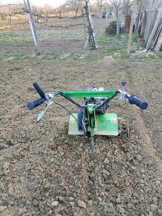 Vând motocultor Briggs &Stratton