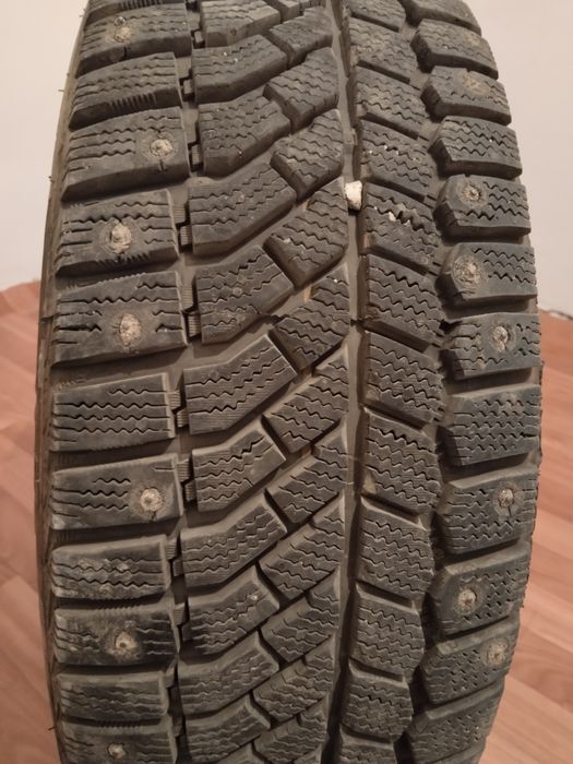 Шипованные шины б/у