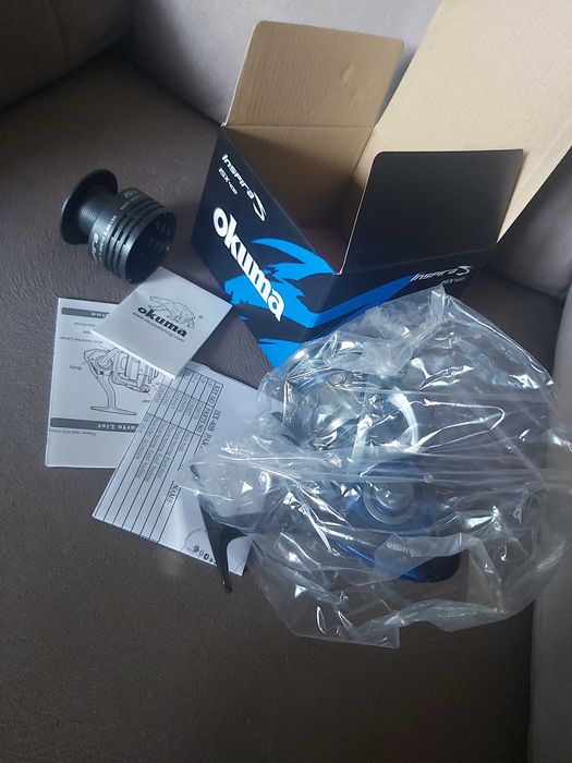 Риболовна макара Okuma Inspira S Blue 40 + воблери