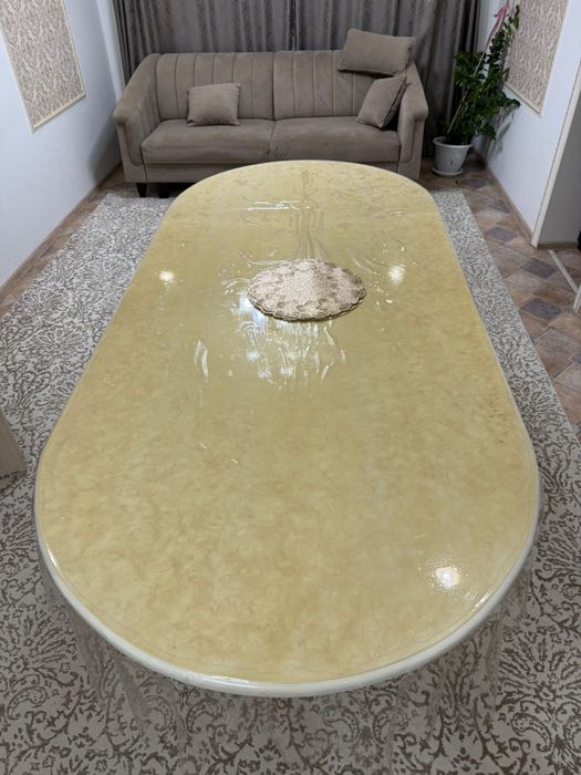 Продам стол гостевой