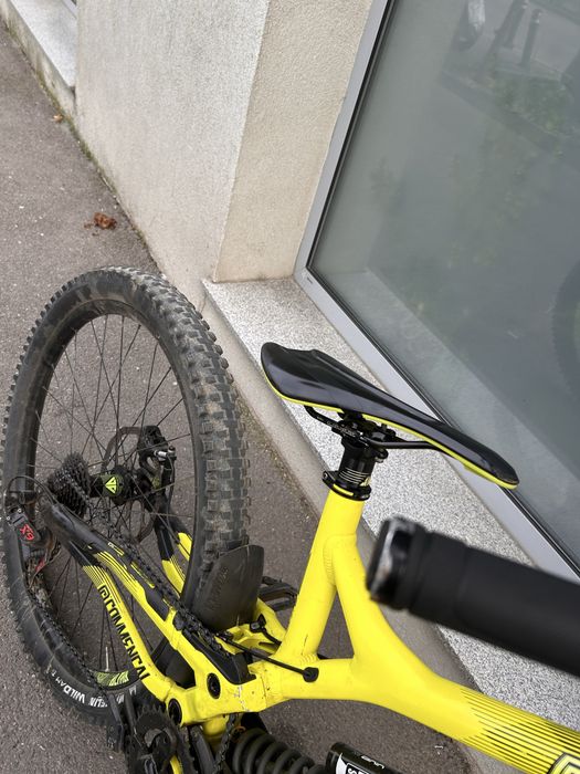 Vand commencal v4 supreme downhill