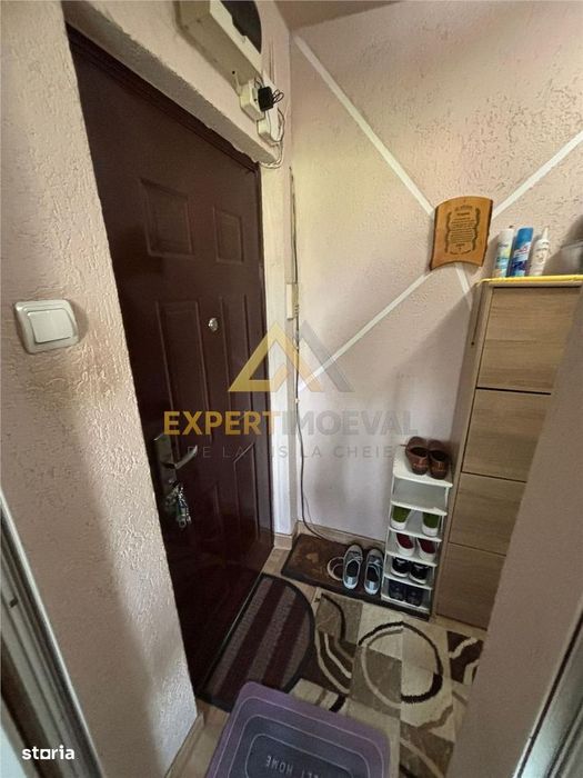 Apartament 2 camere semidecomandat  Cuza Voda pret corect