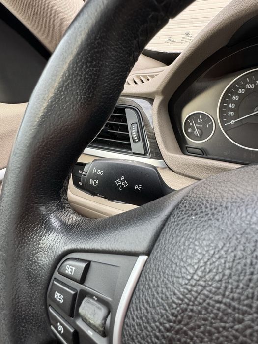 BMW 3 GT 2.0D Automat 2014 E5 LED l Piele l Navi 3D l CarPlay l Posibilitate garantie 1 an l Accept variante